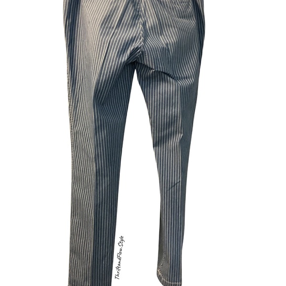 GAP | GIRLFRIEND CHINO | SIZE 8 | WHITE STRIPPED BLUE JEANS | 28” INSEAM | - Picture 5 of 9